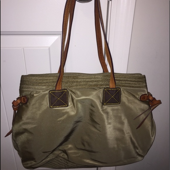A green Dooney & Bourke purse - Picture 5 of 5